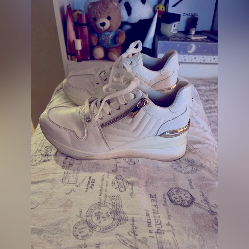 White and gold leather Aldo shoes